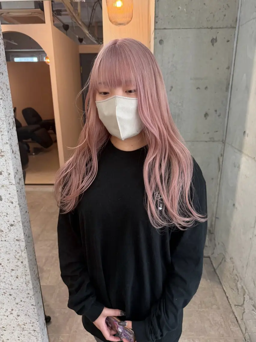 ロング カラー ベージュカラー ミルクティーベージュ ピンクカラー ヘアカラー SHOTO ハイトー ン/ブロンドカラーのヘアスタイル