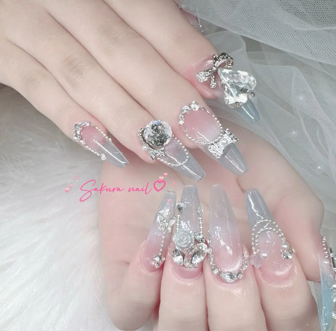 ネイル アートネイル オーロラネイル ボルドー チークネイル フレンチネイル ハンドネイル Sakura Nail Salonのネイルデザイン