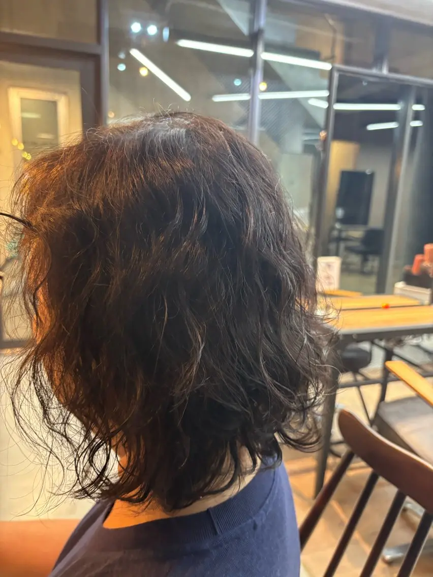 ミディアム パーマ 西岡 乙花のヘアスタイル