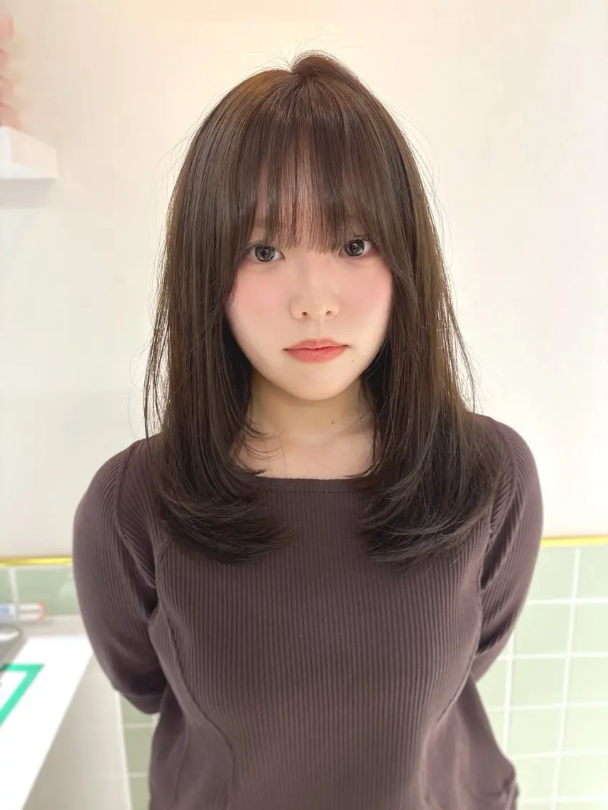 ミディアム カラー ヘアアレンジ ブリーチ 透明感カラー ブリーチなしカラー くびれヘア 顔まわりレイヤー カット ヘアカラー トリートメント ヘッドスパ ヘアセット 2ヶ月も綺麗に /星野六三四のヘアスタイル
