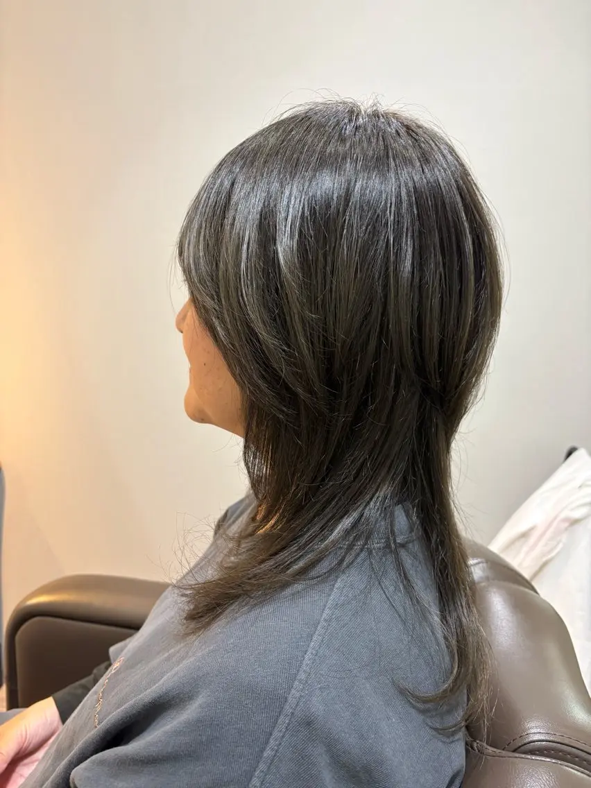 セミロング 西本 美華のヘアスタイル