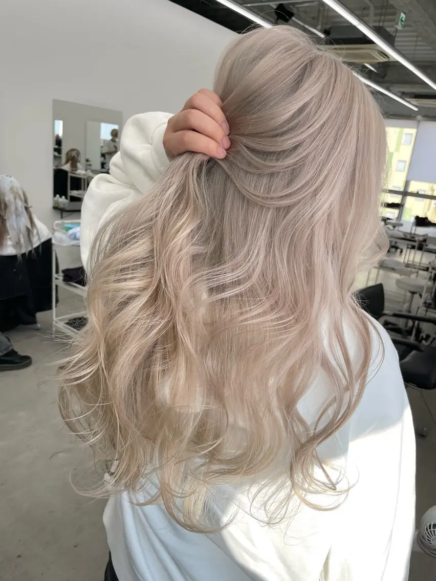カラー ダブルカラー BLEACHi /noeのヘアスタイル