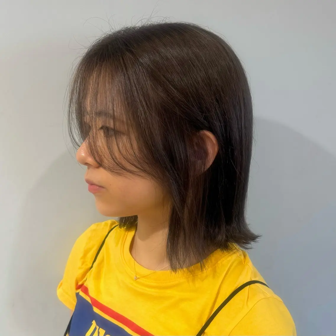 ミディアム カラー ブリーチ ブラウンカラー ミルクティーブラウン カット ヘアカラー 🍀ブリーチ/艶カラ ー🍀 コイケのヘアスタイル