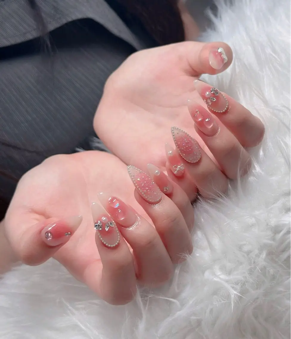 ネイル オーロラネイル フレンチネイル ジェルネイル ハロウィン 韓国ネイル ハンドネイル H.baby Nail Salonのネイルデザイン