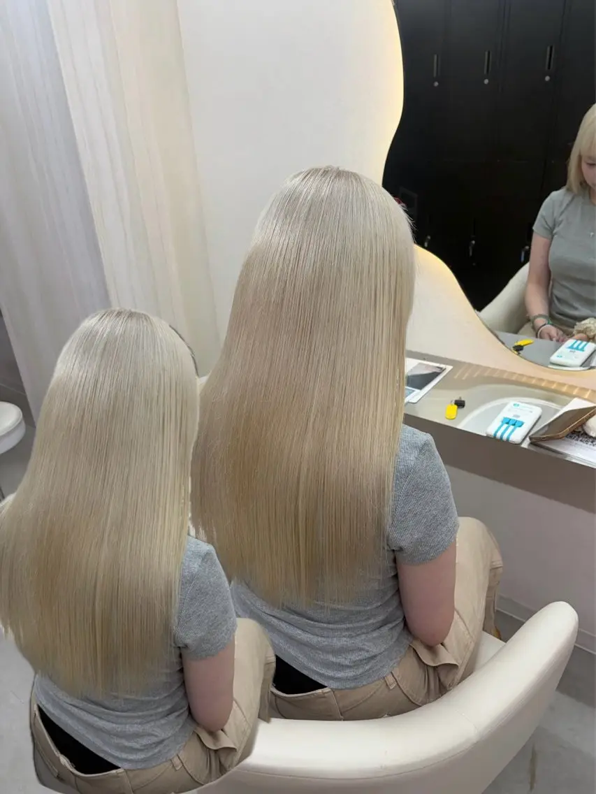 ロング カラー ヘアアレンジ ブロンド ハイトーンカラー ホワイトブロンド ヘアカラー 🩶透明感カラー 池袋/mei🩶のヘアスタイル