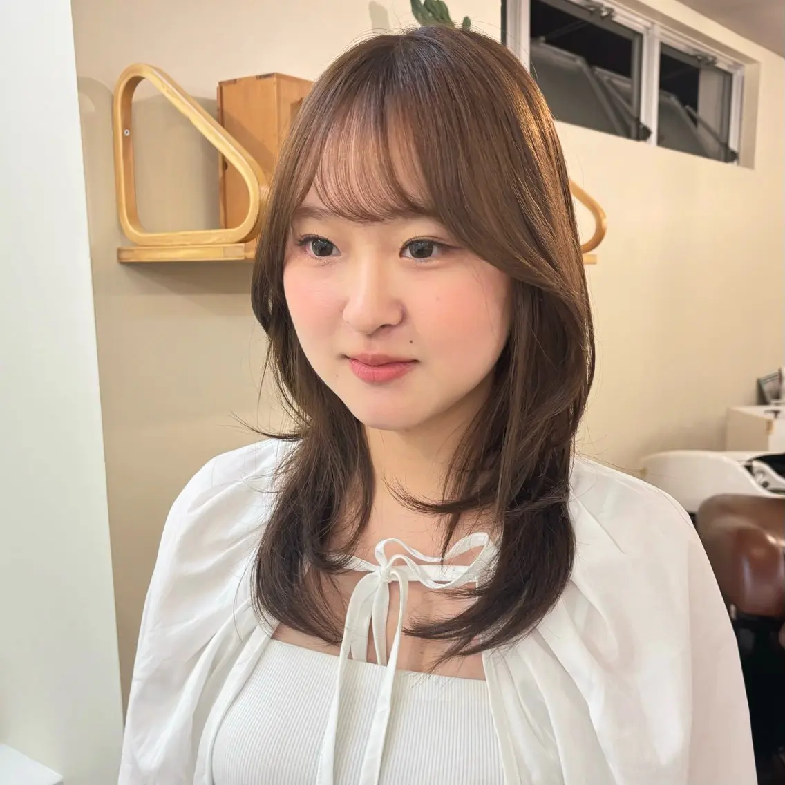 セミロング カラー ヘアカラー 透明感/地毛風カラー ミウのヘアスタイル