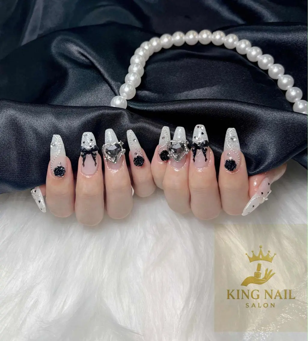 ネイル 韓国ネイル ロングネイル ストーンネイル ハンドネイル King Nail_Salonのネイルデザイン