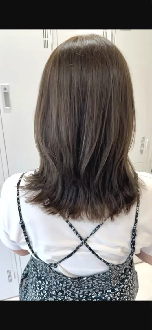 セミロング カラー ベージュカラー 透明感カラー イルミナカラー オリーブベージュ オレンジ カット ヘアカラー トリートメント 韓国レイヤー🇰🇷 /縮毛矯正/高島奈緒のヘアスタイル