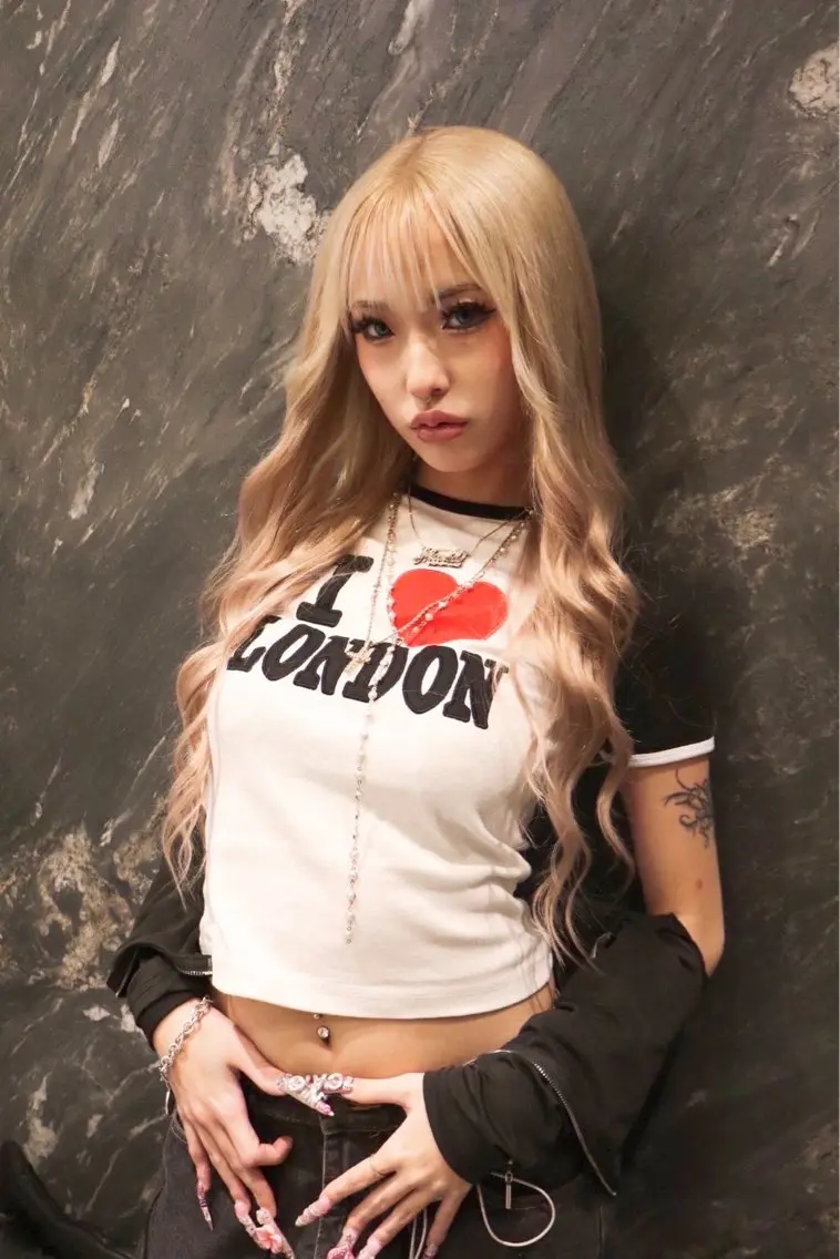 ロング カラー ブロンド 透明感カラー ハイトーンカラー ロング カット ヘアカラー レイヤー/ブリーチ iwamiya岩見谷のヘアスタイル