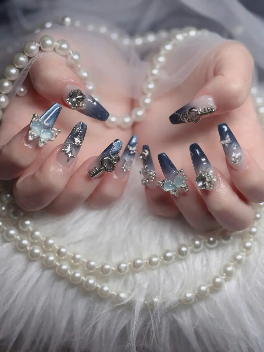 ネイル オーロラネイル フレンチネイル ジェルネイル ハロウィン 韓国ネイル ハンドネイル H.baby Nail Salonのネイルデザイン