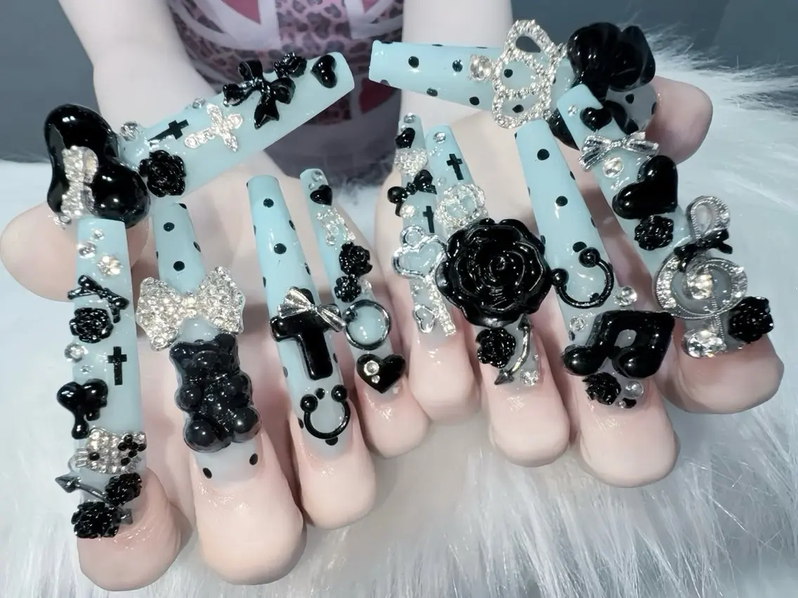 ネイル オーロラネイル チークネイル 桜ネイル クリアネイル ドット ハンドネイル Rin Nail Shinokuboのネイルデザイン