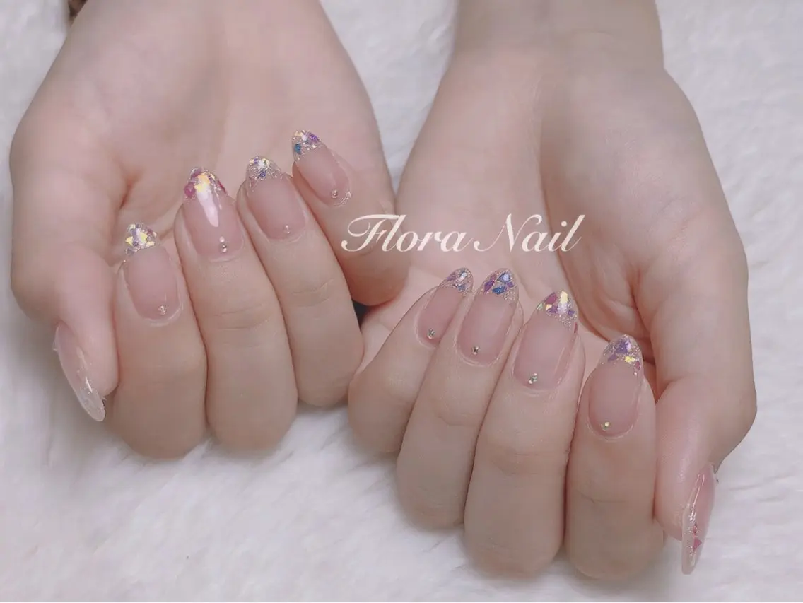 ネイル フレンチネイル ガラスフレンチ キラキラネイル Flora Nail 【フローラ ネイル】のネイルデザイン