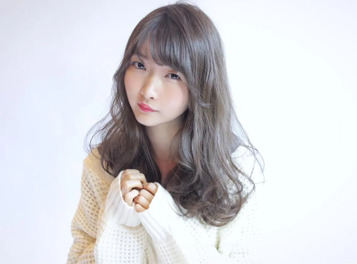 セミロング カラー パーマ ヘアアレンジ トレンドヘア🩶 艶髪🩶yoshiのヘアスタイル