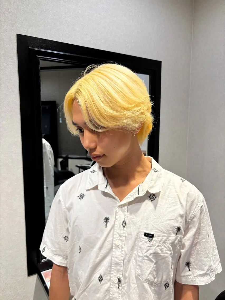 カラー 抜きっぱなしブロンド ブロンド sena໒꒱ 暖色カラーのヘアスタイル