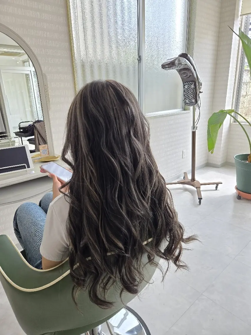 ロング ヘアカラー トリートメント ハイライトならお任せ 福田 将太のヘアスタイル