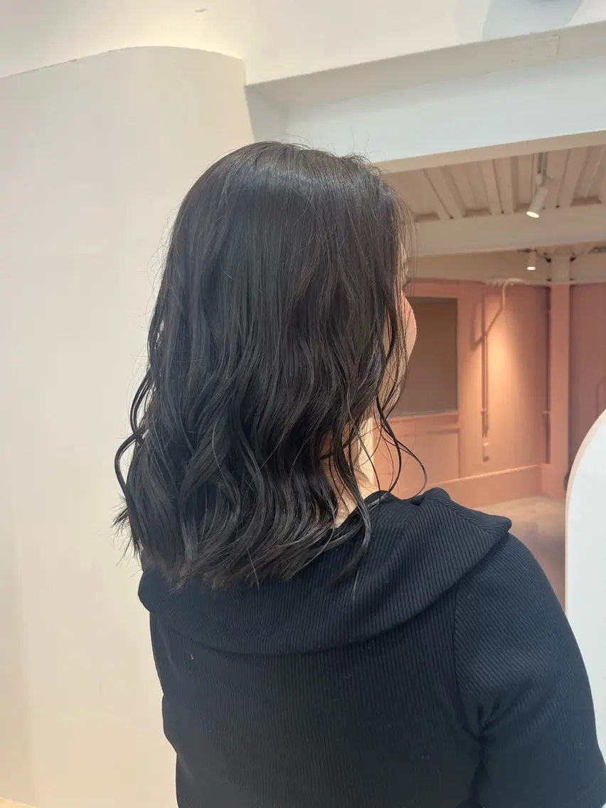 カラー アッシュ アッシュブラウン ブラウンカラー ヘアカラー 高山 桃子のヘアスタイル