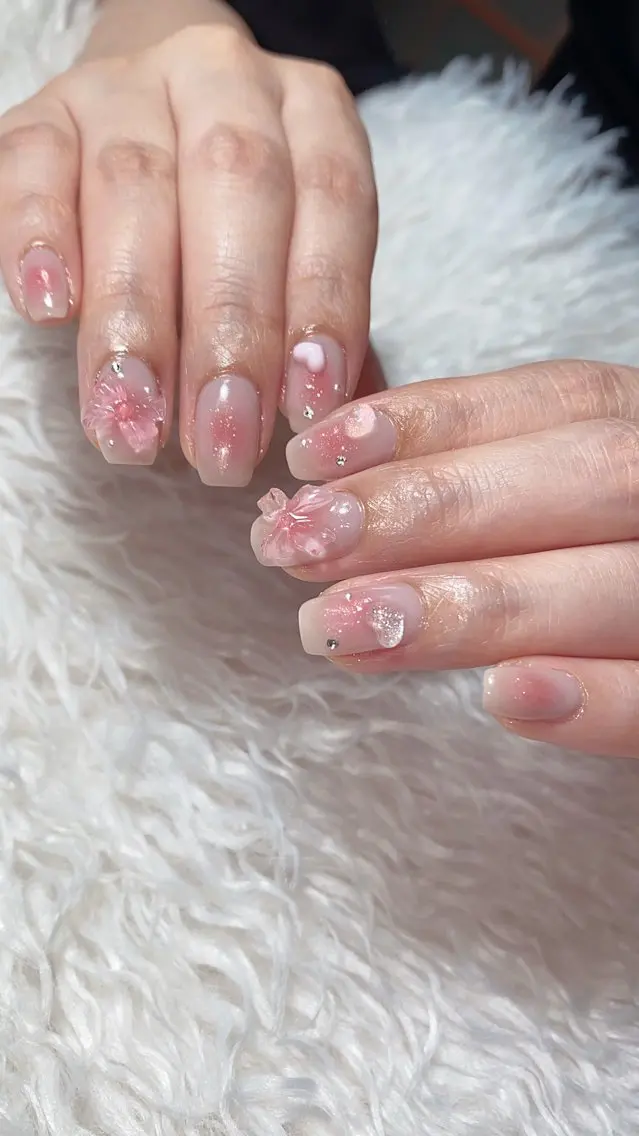 ネイル ハンドネイル n o q r m. n a c h iのネイルデザイン