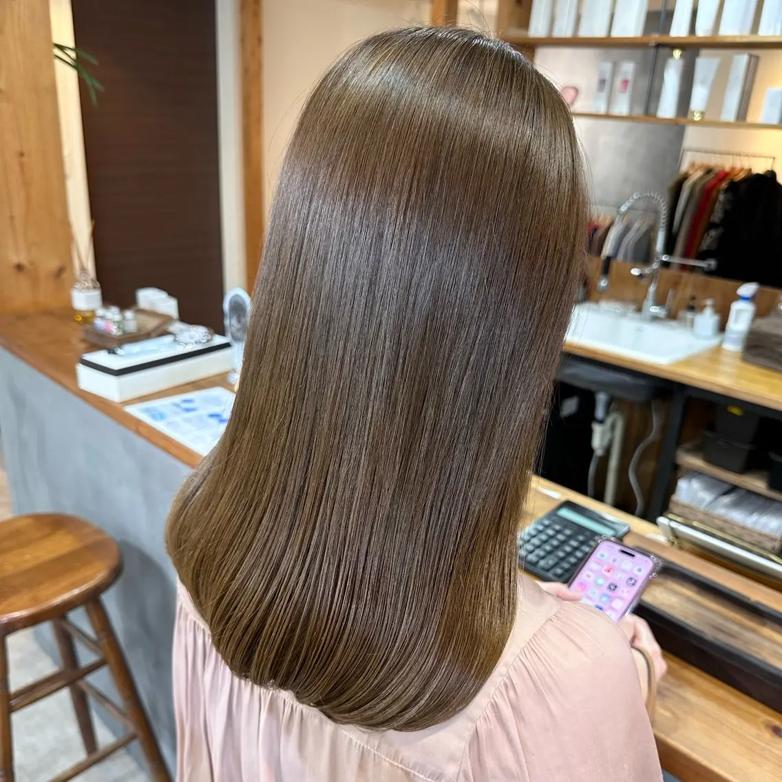 ミディアム 松﨑 璃咲のヘアスタイル