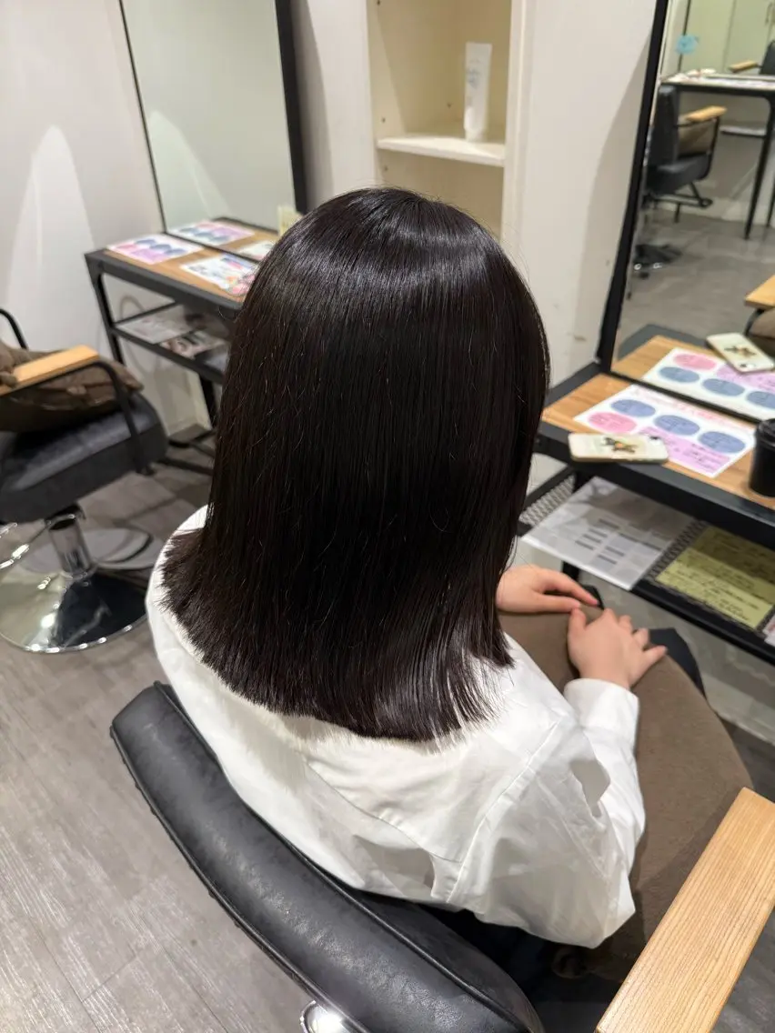 ミディアム カラー 黒髪 ブルーカラー ブルーブラック カット ヘアカラー トリートメント 艶髪レイヤー上田 紗也🇰🇷💗のヘアスタイル