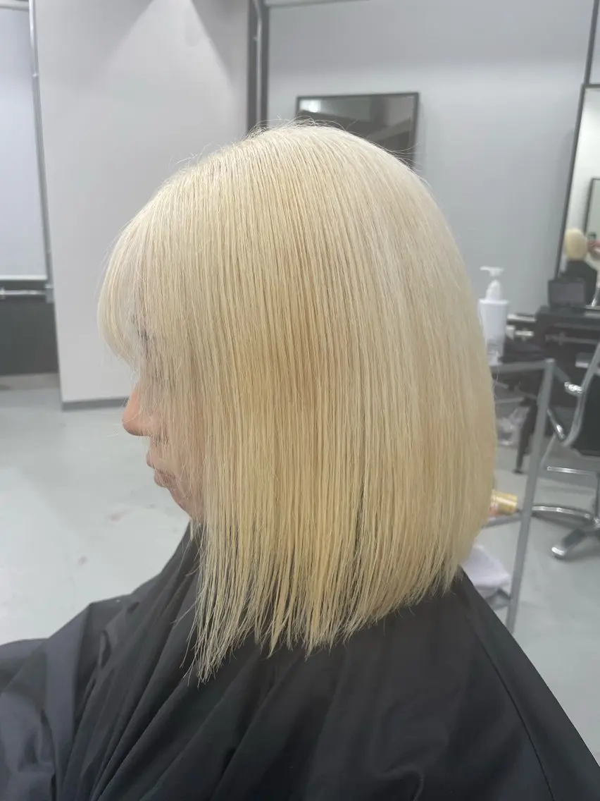 ミディアム カラー ブリーチ 抜きっぱなしブロンド ブロンド 宍戸 秀斗のヘアスタイル