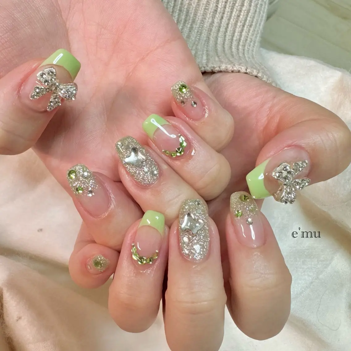 ネイル キラキラネイル ハンドネイル nail salon e'mu💐のネイルデザイン