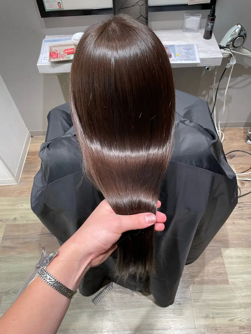ロング カラー ブラウンカラー 透明感カラー イルミナカラー k-twoたき✨艶感 カラー／美髪矯正のヘアスタイル