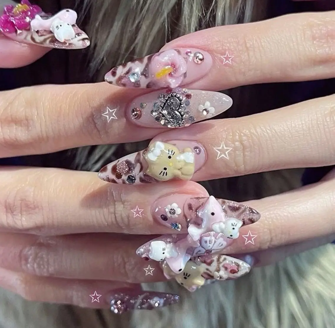 ネイル キラキラネイル 韓国ネイル マグネットネイル 持ち込み ネイルチップ ハンドネイル フットネイル Chiee Bling.Nailのネイルデザイン