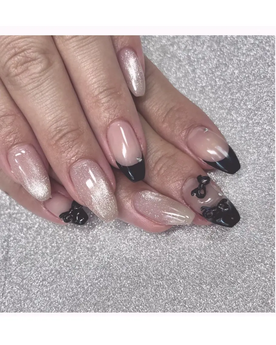 ネイル フレンチネイル マグネットネイル ストーンネイル BEE NAILのネイルデザイン
