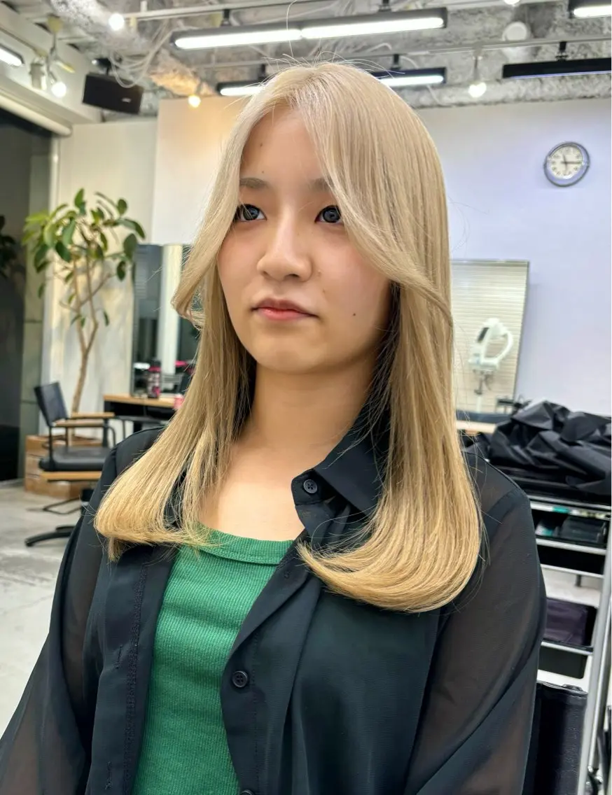 ロング カラー ヘアアレンジ ヘアカラー 坂齋大地/レイヤー/ ミルクティーのヘアスタイル