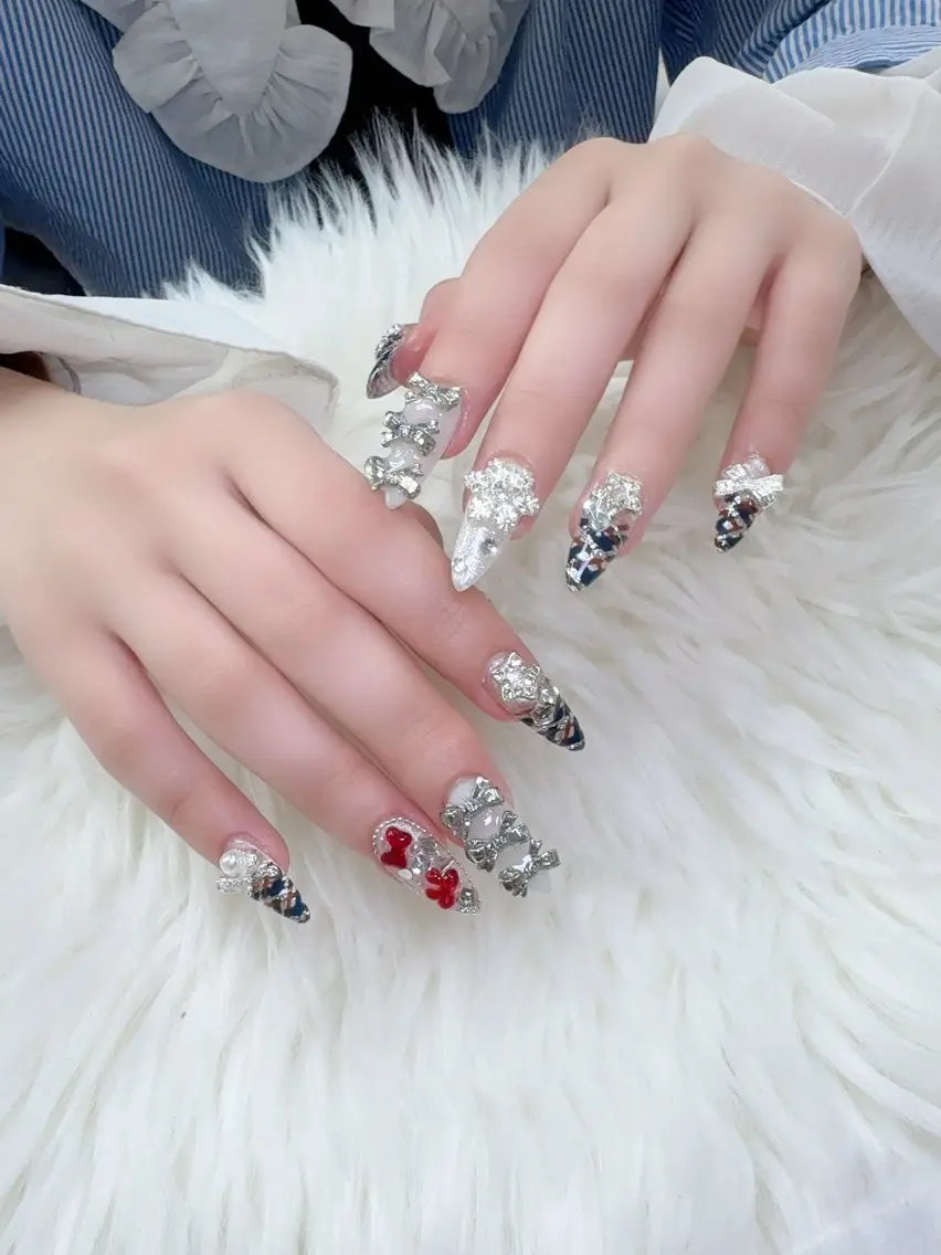 ネイル フレンチネイル 韓国ネイル マグネットネイル ニュアンスネイル オフィスネイル ハンドネイル Ha Nailのネイルデザイン