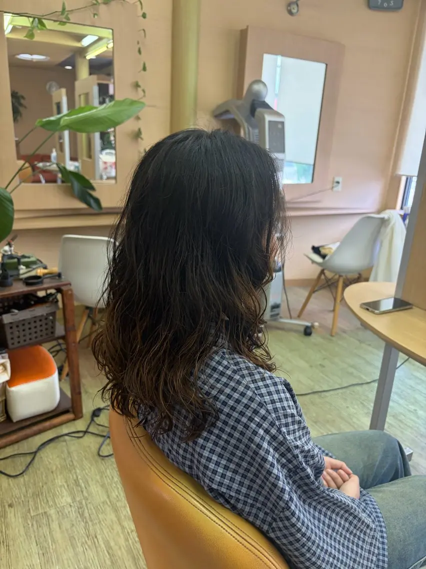 ミディアム ミディアムパーマ レイヤーカット 加茂 響のヘアスタイル