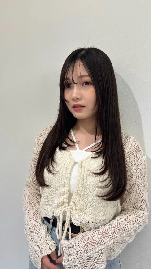 ロング レイヤーカット IORI/暖色カラー 顔まわりカットのヘアスタイル