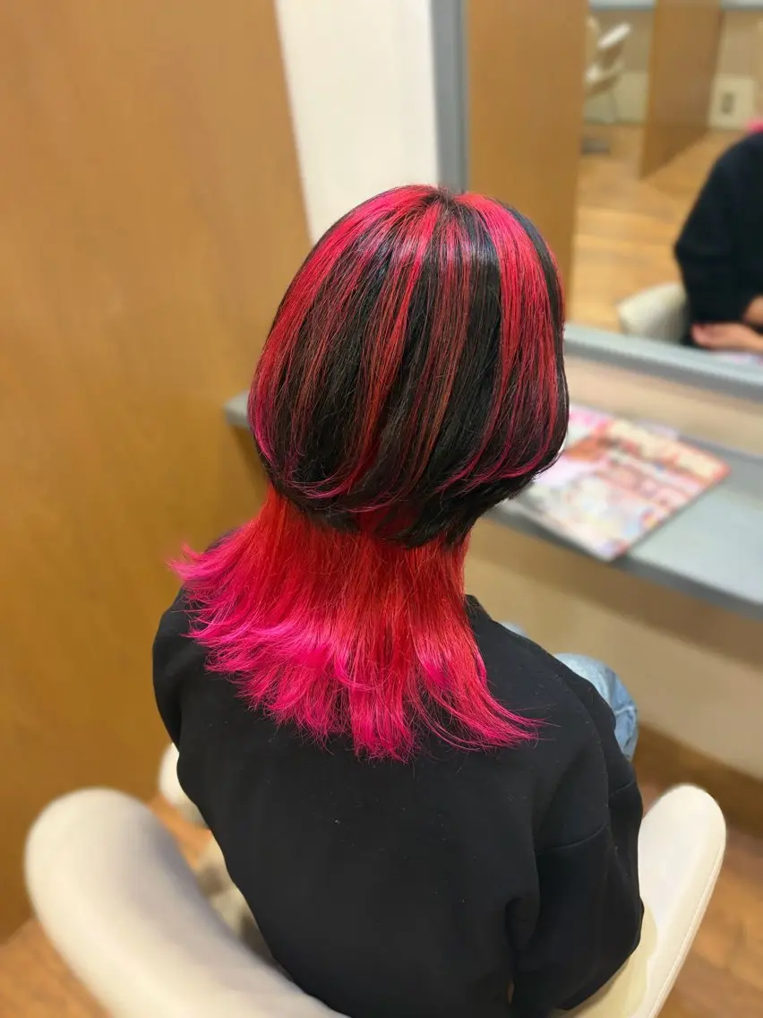 ロング カラー デザインカラー ヘアカラー トリートメント みはる ／暖色カラーのヘアスタイル