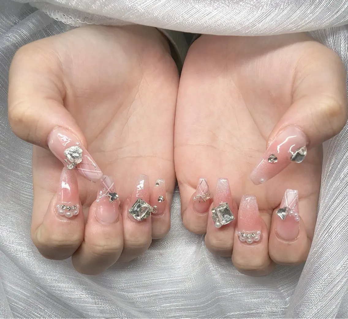 ネイル ハンドネイル Lee Nailsのネイルデザイン