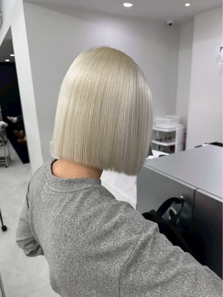 ショート カラー ボブ 新宿/艶髪ハイトーン KEIKO🩷のヘアスタイル