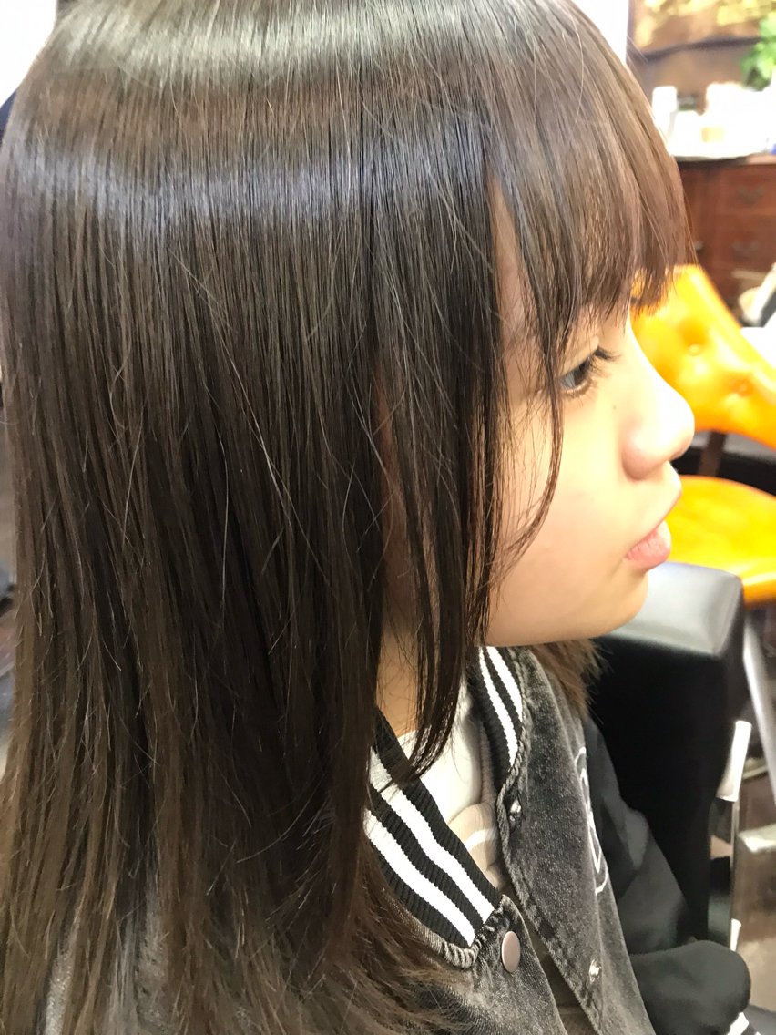 人気激安メニュー　部分縮毛矯正　前髪フロントや生え際　サイド2​〜​3cm幅の気になる部分を髪質改善　前カット付きの写真