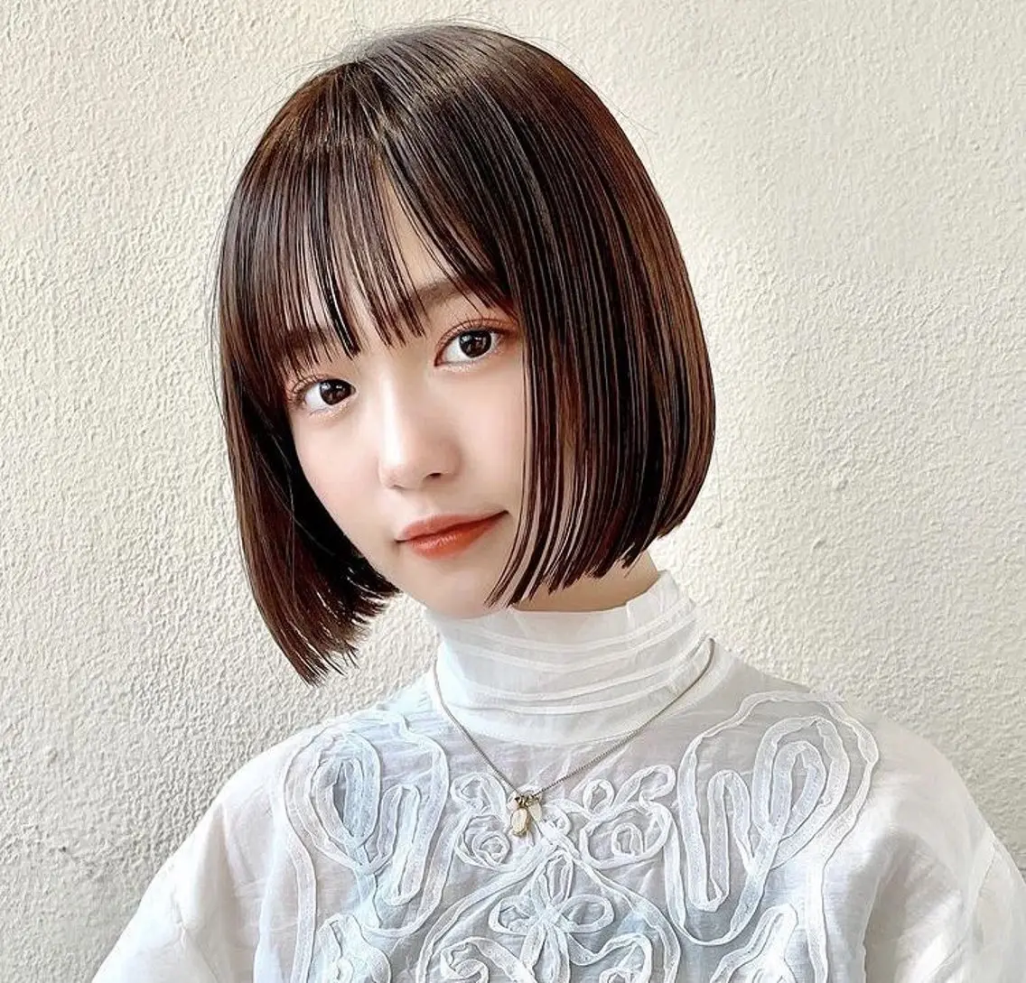 ショート カラー ボブ/縮毛矯正/美髪 似合わせ/透明感カラのヘアスタイル