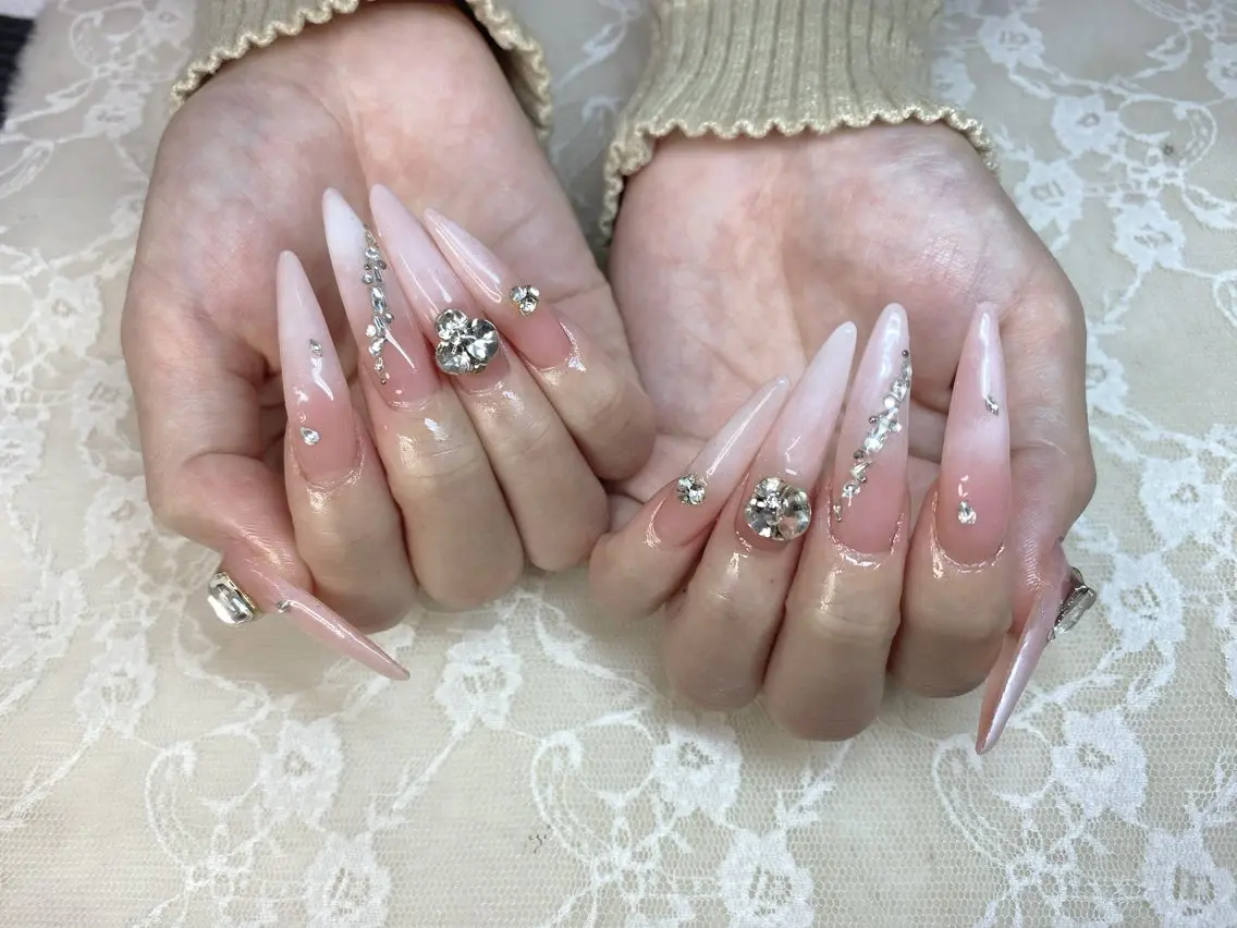 ネイル ロングネイル ストーンネイル スーパーロングネイル ワンホンネイル ハンドネイル ハンドケア Epokku ネイルサロンのネイルデザイン
