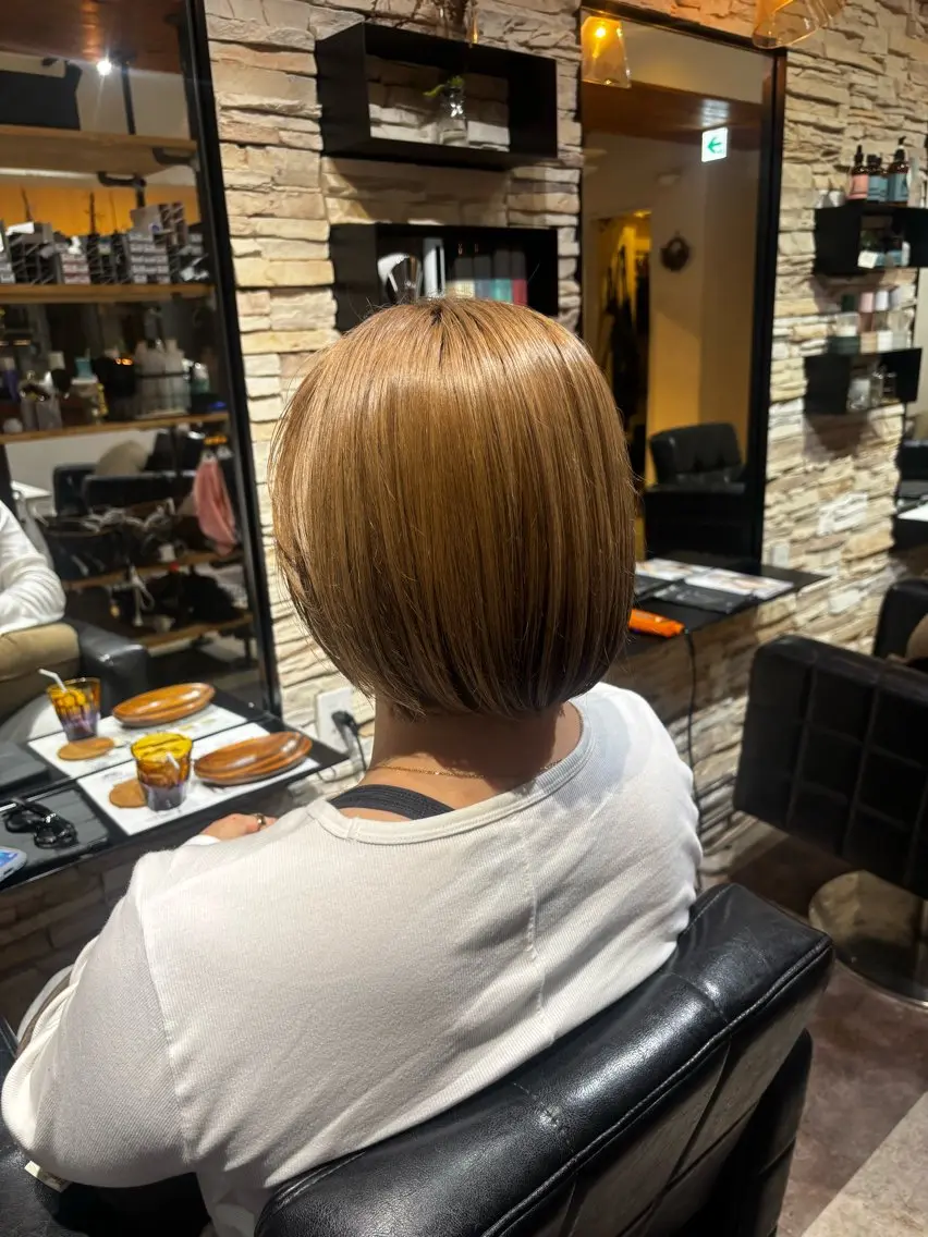 ショート カラー ボブ カット ヘアカラー トリートメント 🍒サクラ🍒 /透明感カラー/艶髪のヘアスタイル