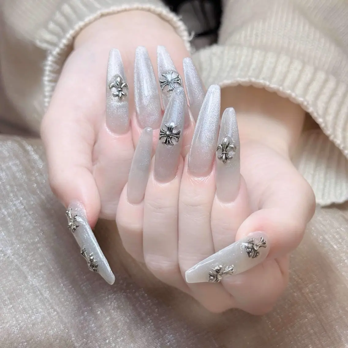 ネイル チークネイル フレンチネイル ジェルネイル ガラスフレンチ 韓国ネイル ハンドネイル ハンドケア Anh Nail 歌舞伎町のネイルデザイン