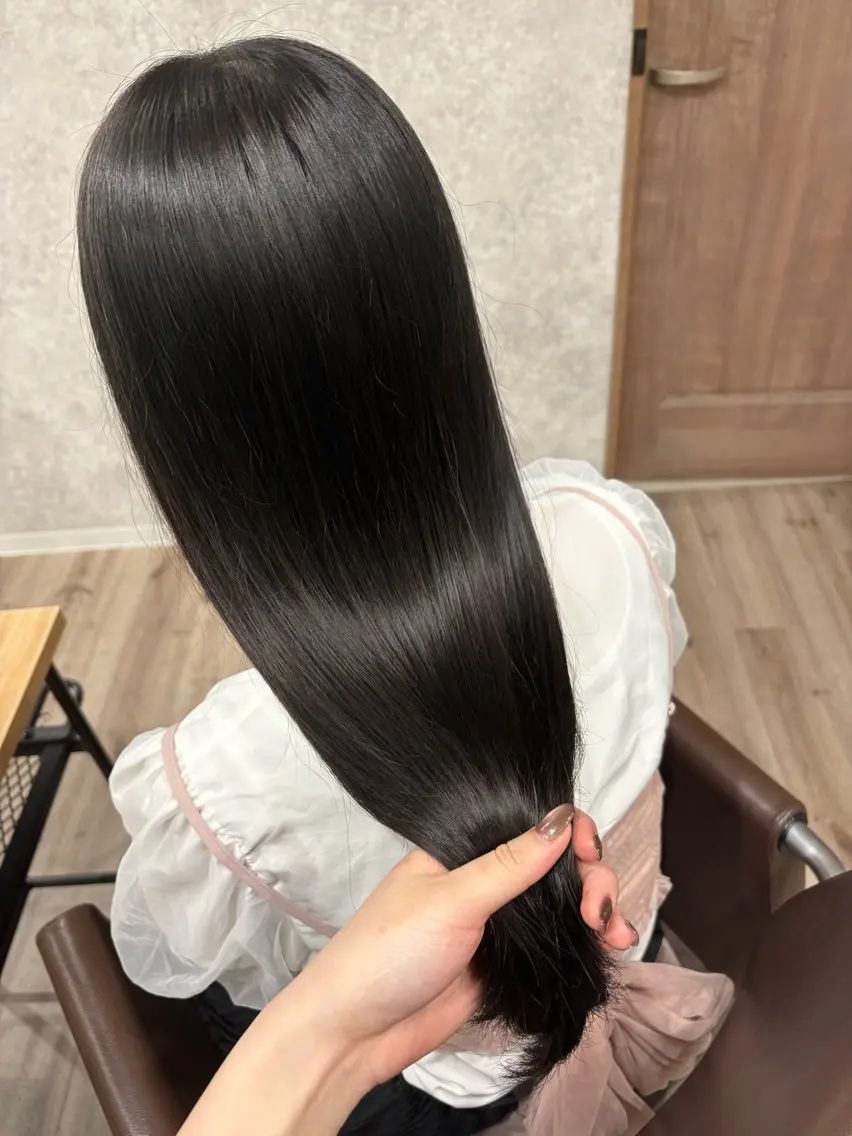 ロング カラー 黒髪 ナチュラルブラック 林 綾花のヘアスタイル