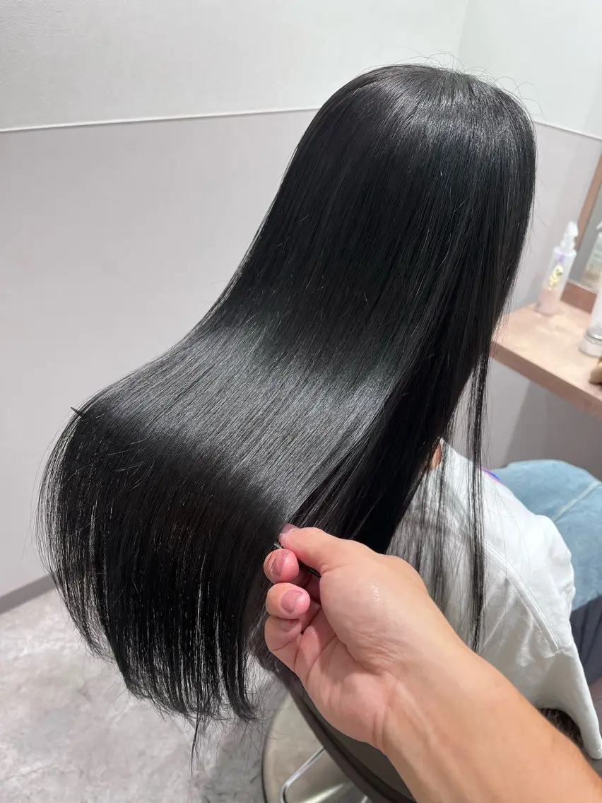 ロング カラー 黒髪 ブルーカラー ブルーブラック カット ヘアカラー トリートメント 【美髪を叶える】中谷 彰宏(アキ)のヘアスタイル