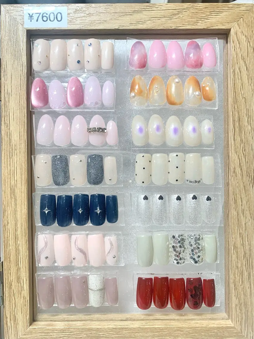 ネイル ハンドネイル chika .のネイルデザイン