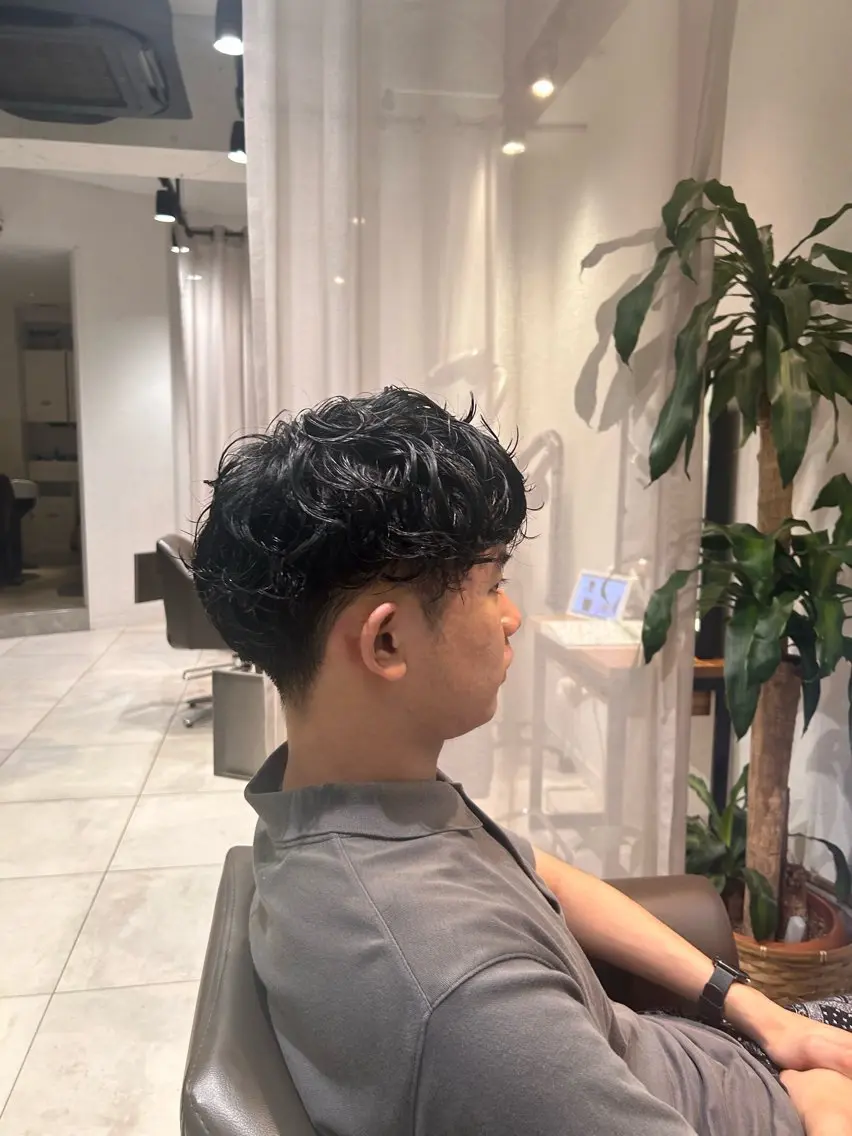 ショート パーマ メンズ メンズパーマ スパイラルパーマ カット パーマ 保坂 駿太郎のヘアスタイル