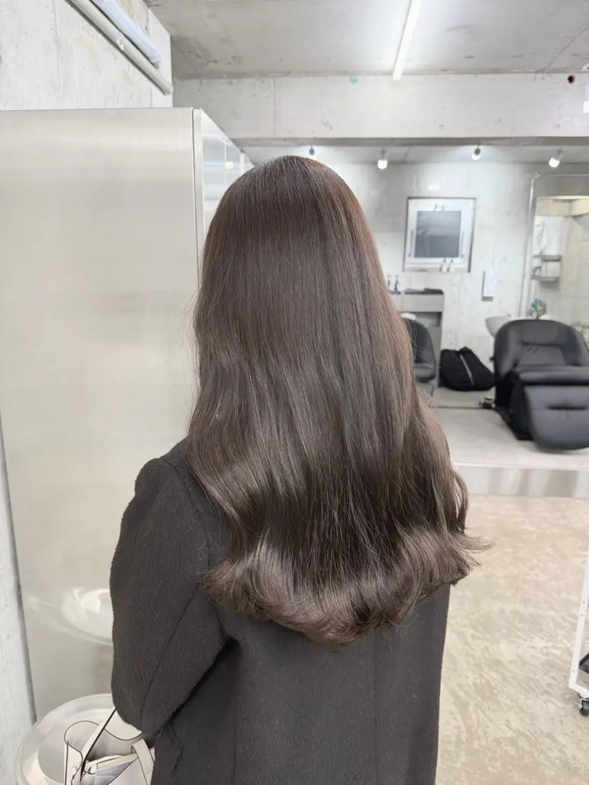 ロング カラー ダブルカラー グレージュ カット ヘアカラー トリートメント 高橋大樹/グレー ジュ/ブリーチなしのヘアスタイル