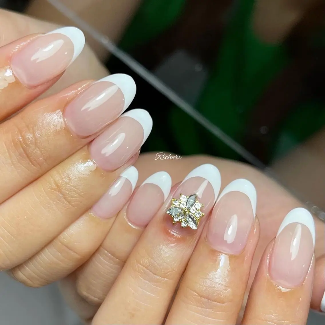 ミディアム ネイル 韓国風ヘア アートネイル フットネイル フレンチネイル ジェルネイル richeri beautyのネイルデザイン