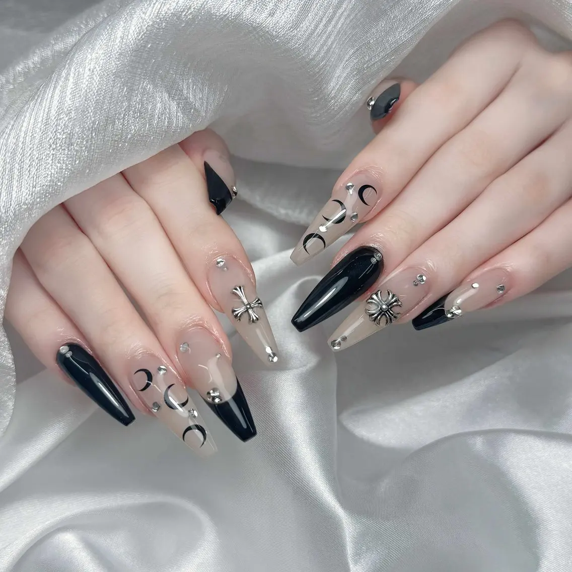 ネイル アートネイル ジェルネイル シンプルネイル ハンドネイル ハンドケア Nova Nail Nambaのネイルデザイン