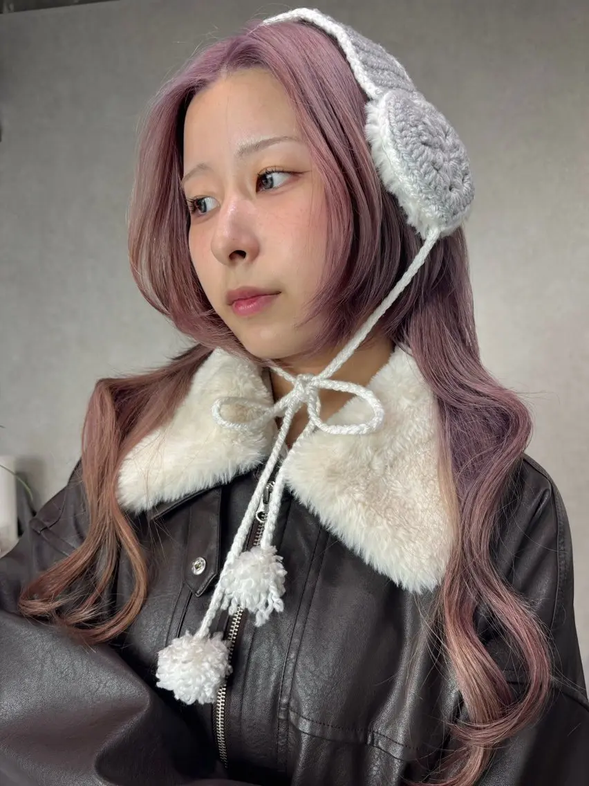 ロング ヘアアレンジ 切りっぱなしボブ ボブ くせ毛 顔まわりレイヤー 顔周りカット ヘアカラー iona/ハイトーン /ネイルのネイルデザイン