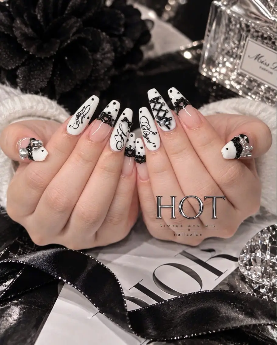 ネイル アートネイル オーロラネイル クリアネイル 長さ出し フレンチネイル ハンドネイル HOT Nail Salonのネイルデザイン