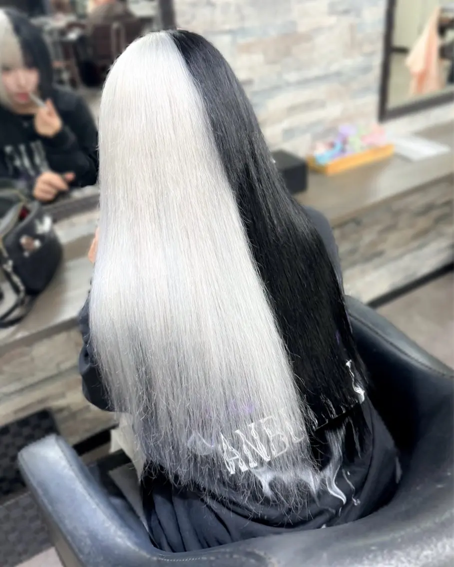 ロング カラー カット ヘアカラー トリートメント エクステ ハイトーンエクステ 🎩カズキ🎩のヘアスタイル